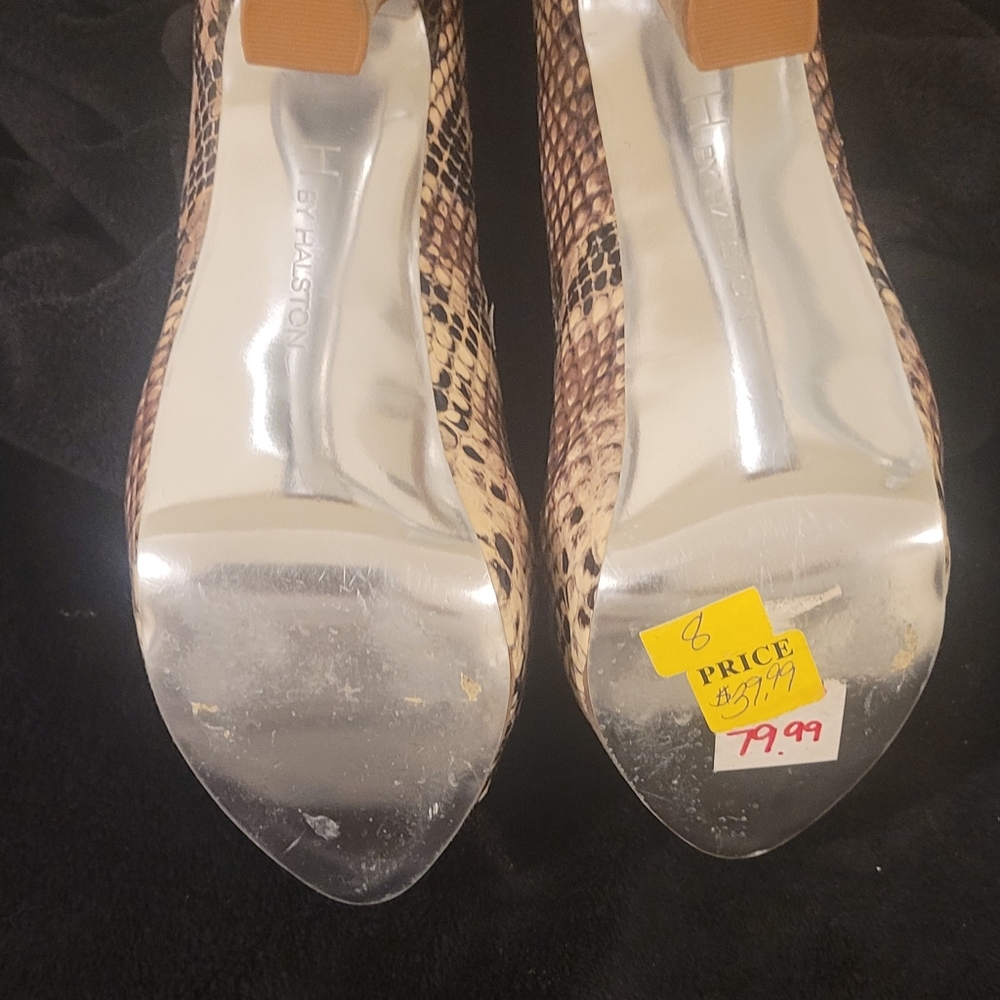 Heels - Picture 6 of 7